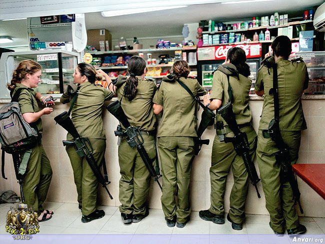 Israel 002 - Female Soldiers 