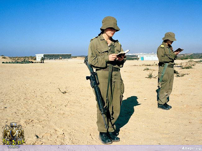 Israel 008 - Female Soldiers 