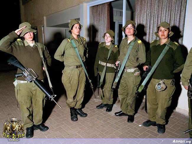 Israel 017 - Female Soldiers 
