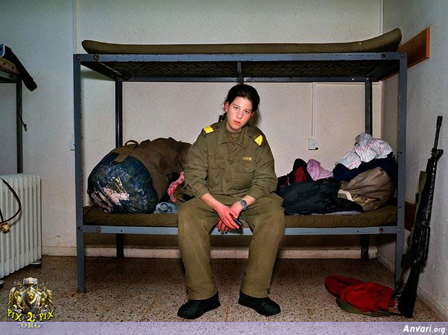 Israel 019 - Female Soldiers 