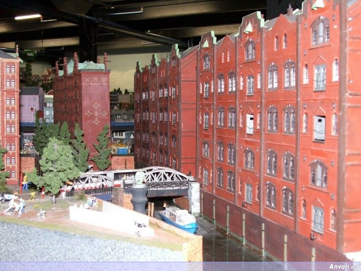 31 Miniature Wonderland - Model City with All Attractions 