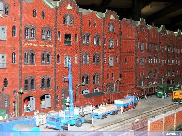 32 Miniature Wonderland - Model City with All Attractions 