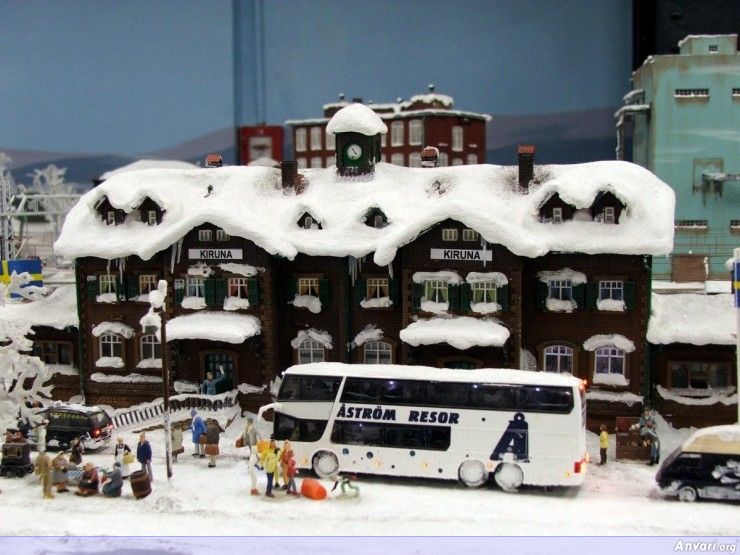 45 Miniature Wonderland - Model City with All Attractions 