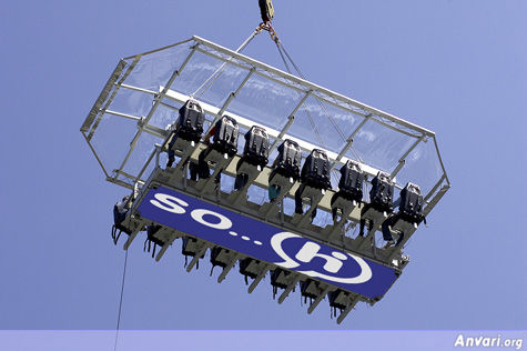 Restaurant 11 - Restaurant Hanging from a Crane 