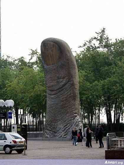 44a2431c2578e203951249 - Strange Statues around the World 