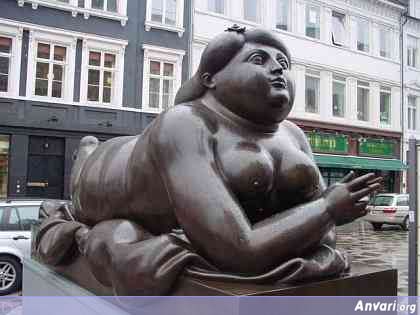 44a243234e5f4017826667 - Strange Statues around the World 