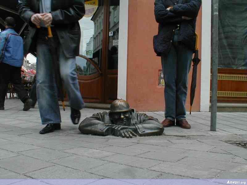 Man at Work Bratislava - Strange Statues around the World 