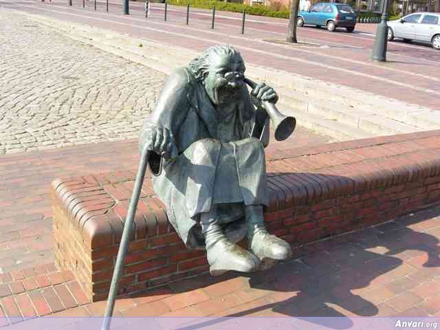 bilder 188 - Strange Statues around the World 