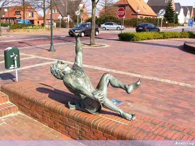 bilder 198 - Strange Statues around the World 