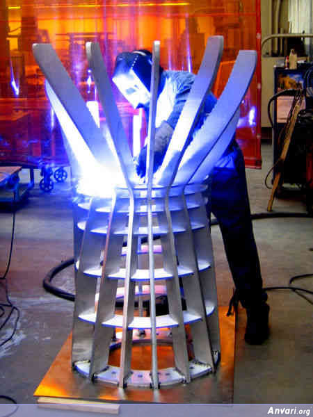 dubai uae heath satow 03 welding - Strange Statues around the World 