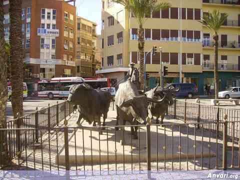 image 17429 large - Strange Statues around the World 