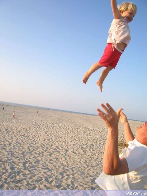 Throwing Kids 022 - Throwing Kids in the Air 