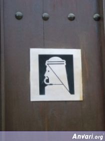 04 bmaleuaeomankk4 - Toilet Signs Around the World 