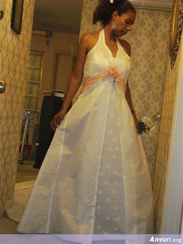 Aidae Acuna 1 - Wedding Dresses Made of Toilet Paper 
