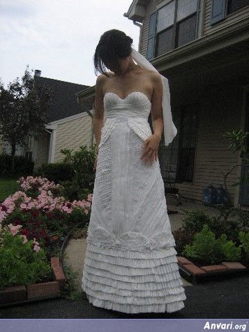 Hanah2 - Wedding Dresses Made of Toilet Paper 