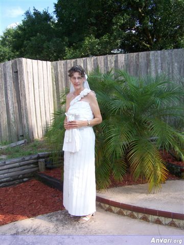 JanisJohnson1b - Wedding Dresses Made of Toilet Paper 