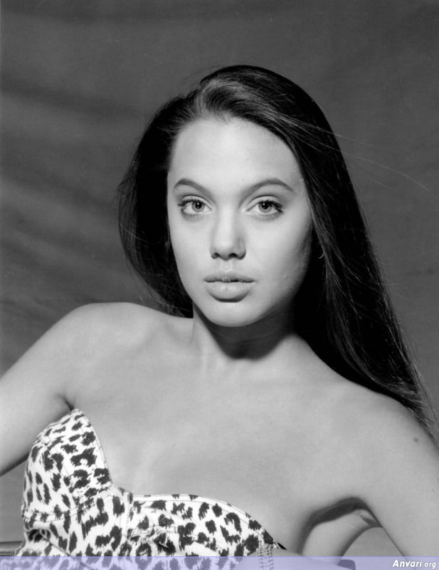 Young Angelina Jolie 002 - Young Angelina Jolie 