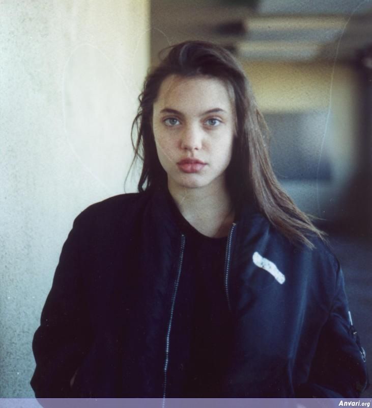 Young Angelina Jolie 017 - Young Angelina Jolie 017 