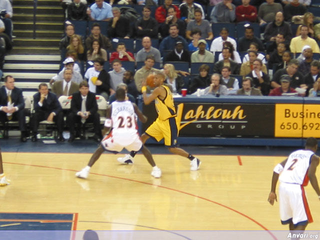 Reggie Passing the Ball - Reggie Passing the Ball 