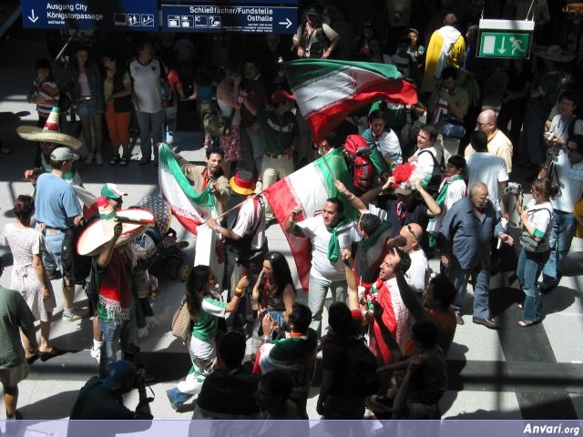 04 Iranians in the Station - 04 Iranians in the Station 