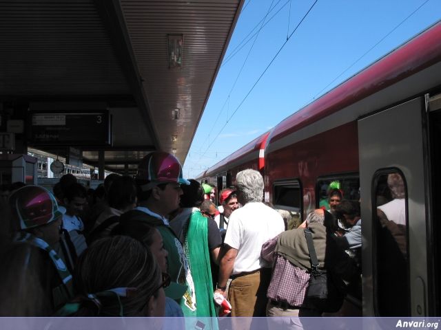 09 Train to the Stadium - 09 Train to the Stadium 